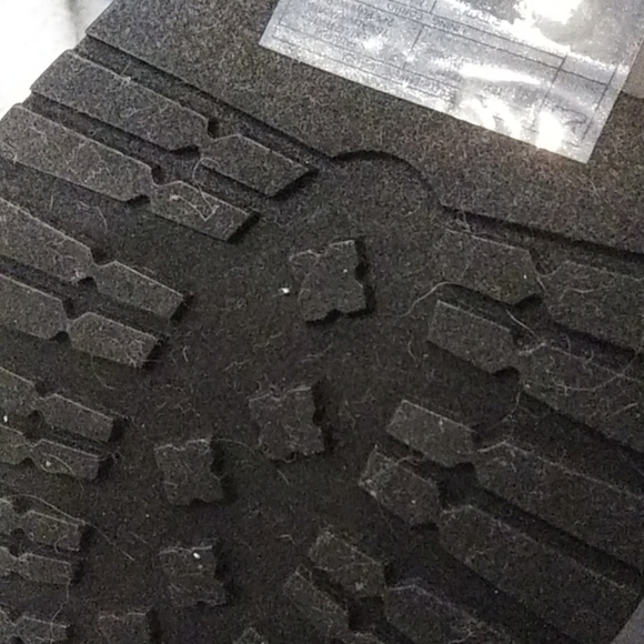 Pink suede and faux fur ankle high boots - Picture 4 of 6